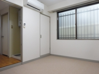 神戸市中央区旭通２丁目の賃貸マンションの洋室