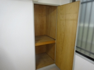 神戸市中央区旭通２丁目の賃貸マンションの収納