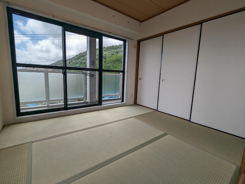 神戸市灘区箕岡通１丁目の賃貸マンションの居間・リビング