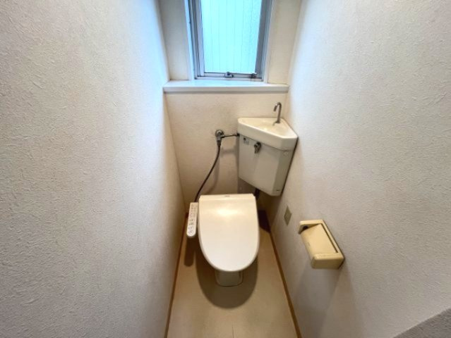 神戸市灘区水道筋１丁目の賃貸マンションのトイレ