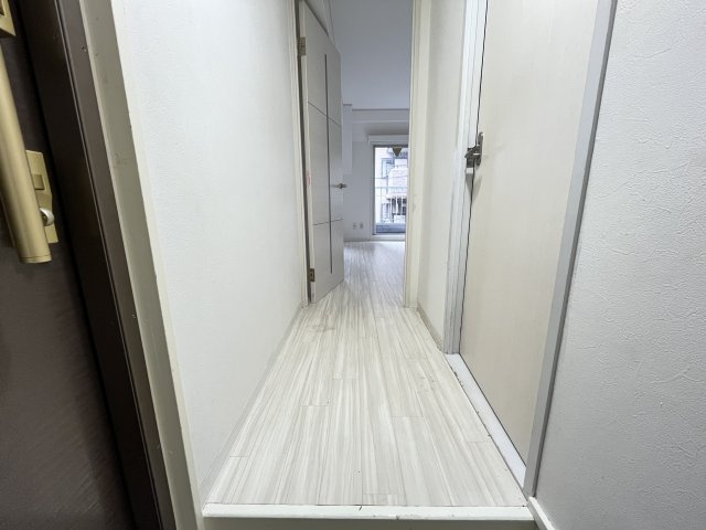 神戸市灘区水道筋１丁目の賃貸マンションの玄関