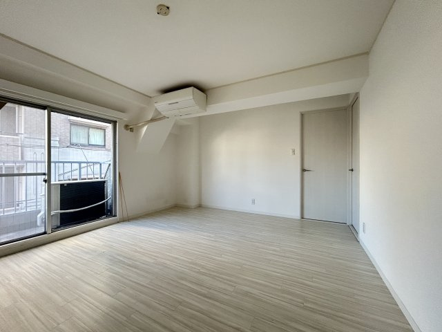神戸市灘区水道筋１丁目の賃貸マンションの居間・リビング