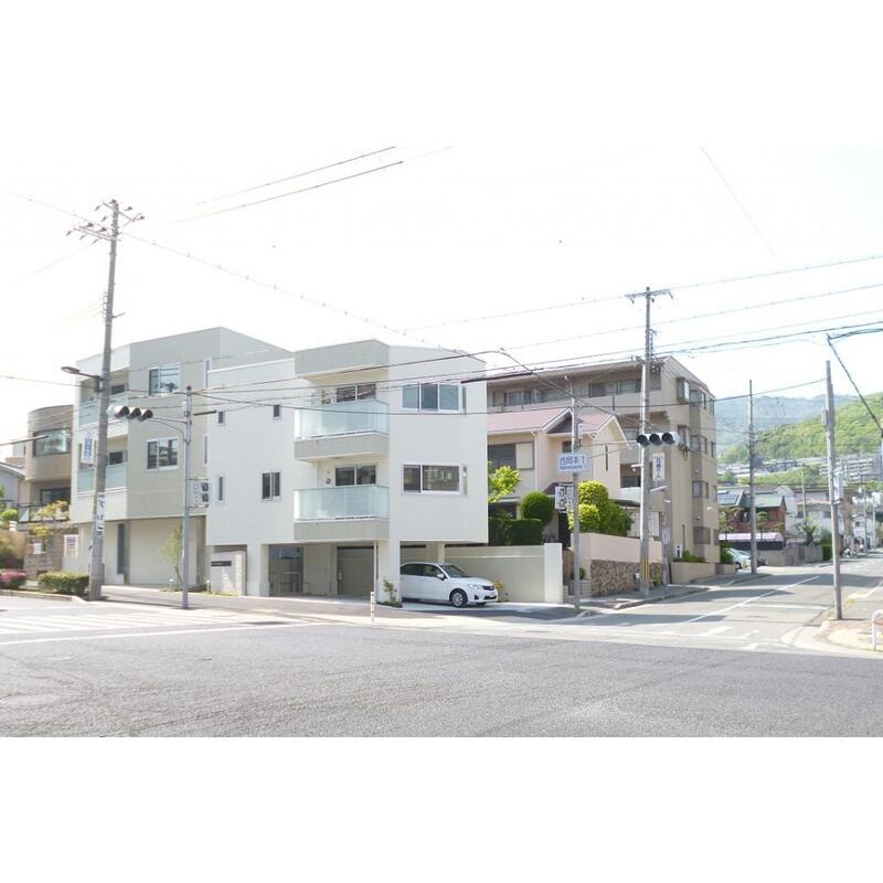 神戸市東灘区西岡本３丁目の賃貸マンションの外観