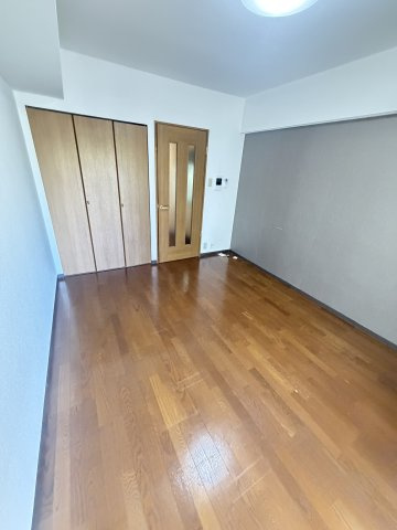 神戸市灘区王子町１丁目の賃貸マンションの居間・リビング