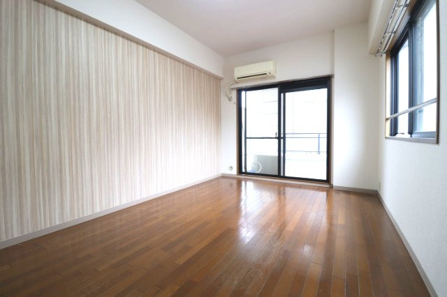 神戸市灘区王子町１丁目の賃貸マンションの居間・リビング