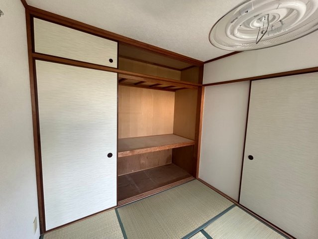 神戸市灘区城の下通２丁目の賃貸マンションの収納