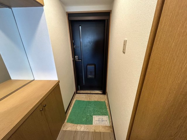 神戸市灘区城の下通２丁目の賃貸マンションの玄関