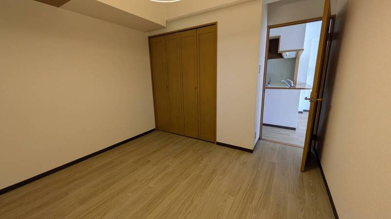 神戸市灘区城の下通２丁目の賃貸マンションの居間・リビング