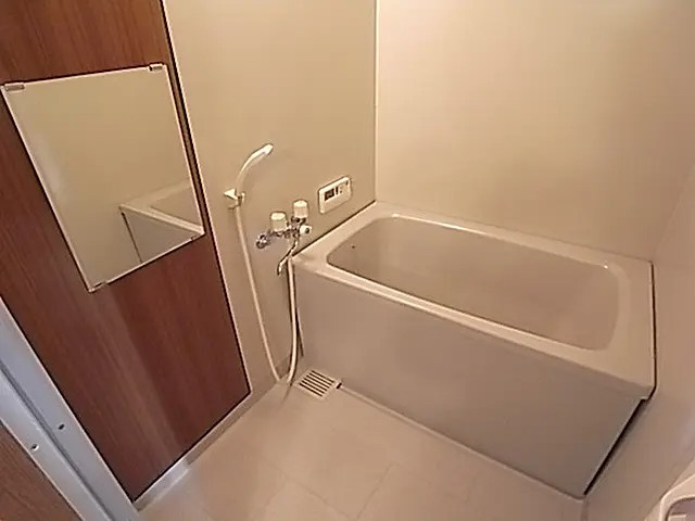 神戸市中央区琴ノ緒町１丁目の賃貸マンションの浴室