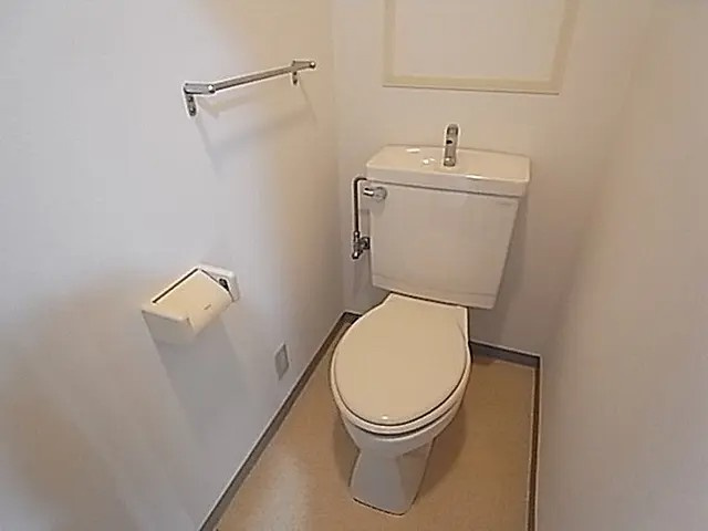 神戸市中央区琴ノ緒町１丁目の賃貸マンションのトイレ