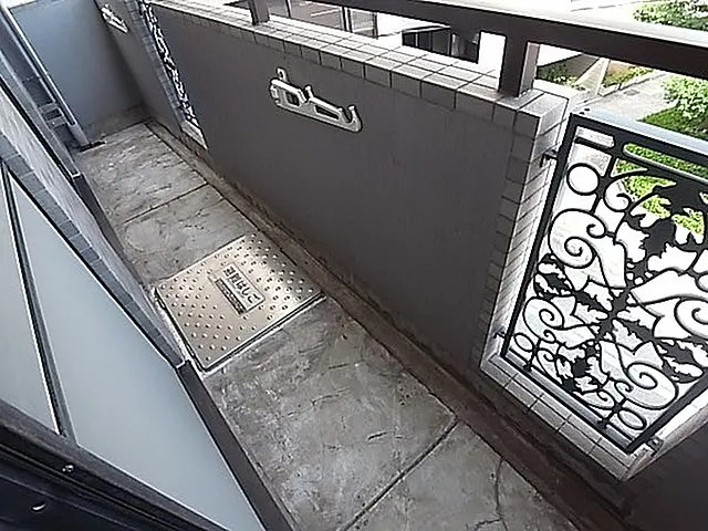 神戸市中央区琴ノ緒町１丁目の賃貸マンションのバルコニー