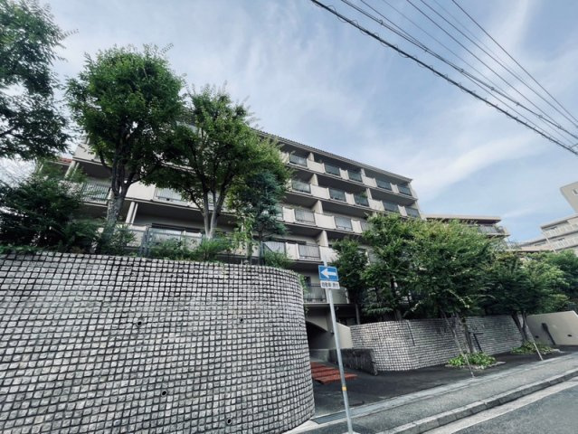 芦屋市楠町の賃貸マンションの外観
