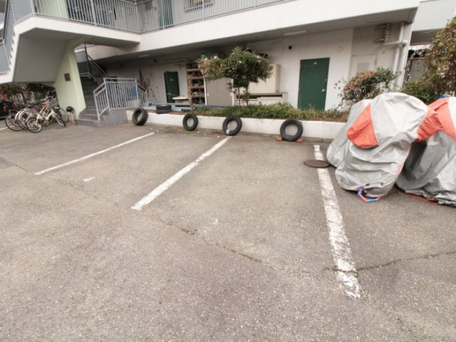 西御影グリーンハウスの駐車場