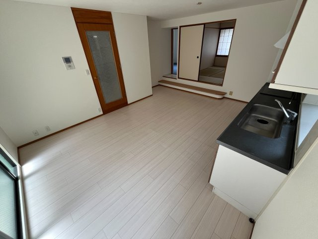 西宮市安井町の賃貸マンションの居間・リビング