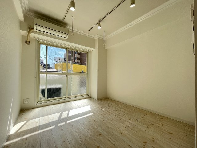 神戸市中央区二宮町１丁目の賃貸マンションの居間・リビング