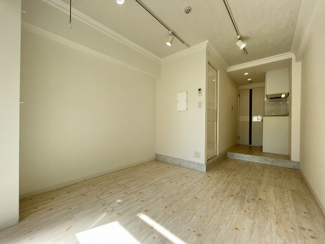 神戸市中央区二宮町１丁目の賃貸マンションの居間・リビング