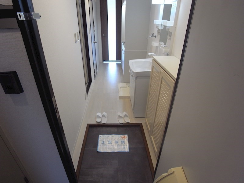 芦屋市茶屋之町の賃貸マンションの玄関