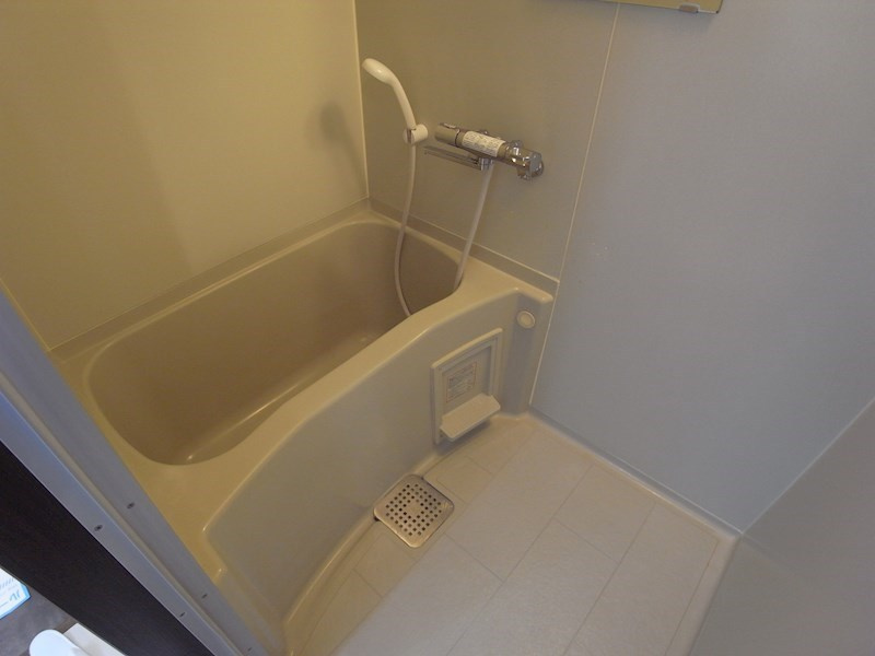 芦屋市茶屋之町の賃貸マンションの浴室