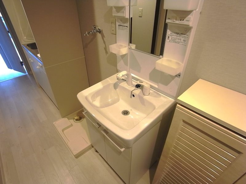 芦屋市茶屋之町の賃貸マンションの洗面所