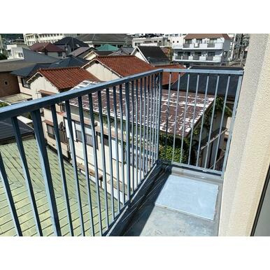 神戸市灘区八幡町４丁目の賃貸マンションのバルコニー