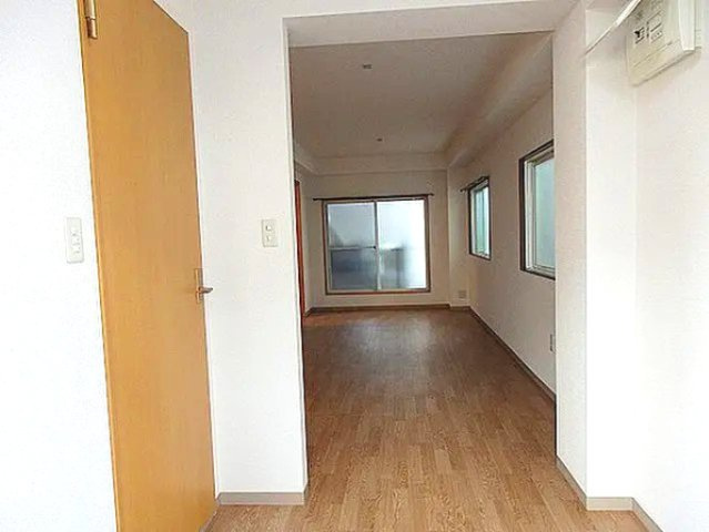 神戸市灘区天城通４丁目の賃貸マンションの居間・リビング