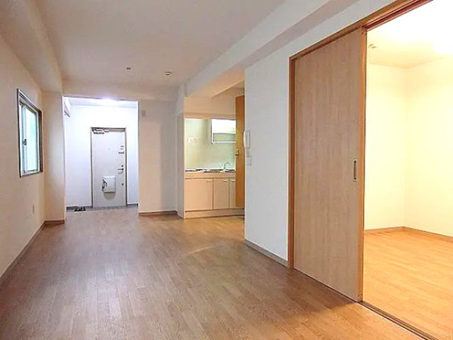 神戸市灘区天城通４丁目の賃貸マンションの居間・リビング