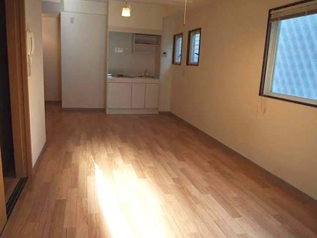神戸市灘区天城通４丁目の賃貸マンションの居間・リビング