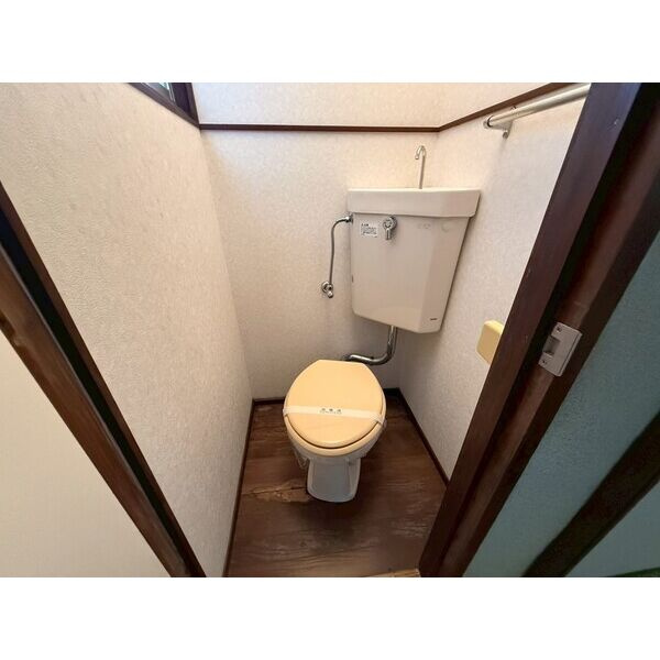 神戸市中央区籠池通５丁目のアパートのトイレ