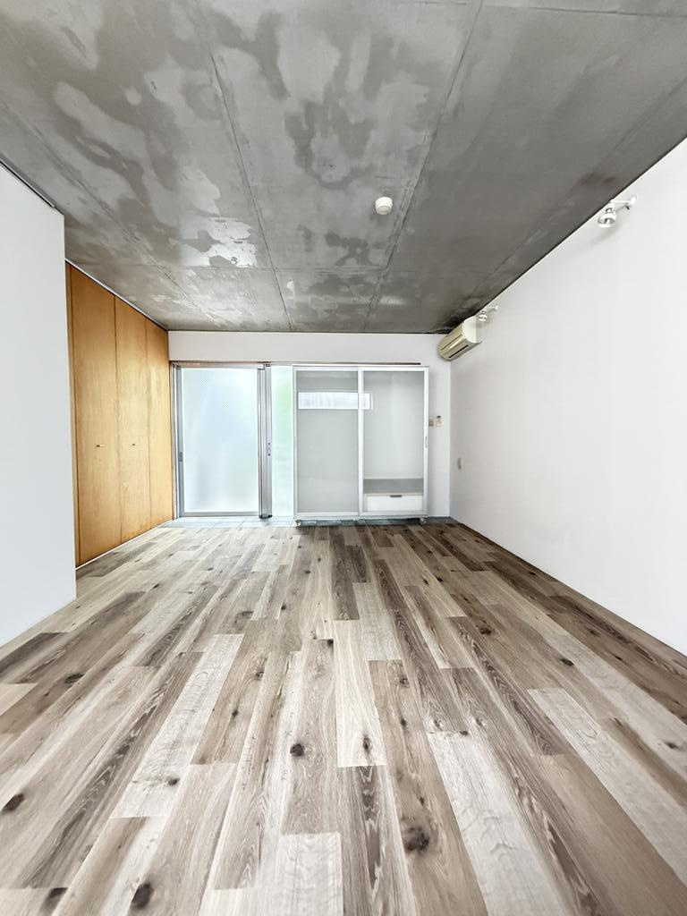 神戸市中央区北野町３丁目の賃貸マンションの居間・リビング