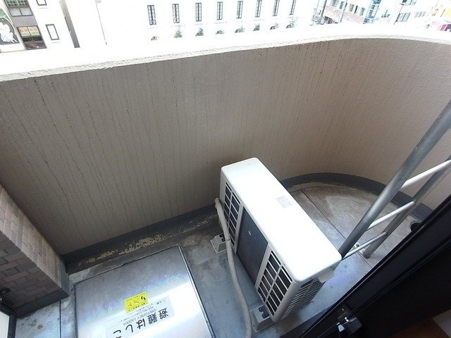 神戸市中央区加納町３丁目の賃貸マンションのバルコニー