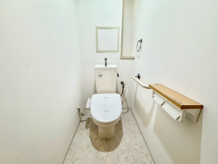 神戸市灘区新在家南町３丁目の賃貸マンションのトイレ