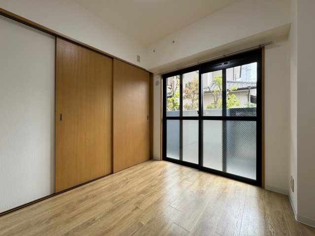 神戸市灘区新在家南町３丁目の賃貸マンションの居間・リビング