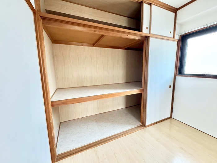 神戸市灘区新在家南町３丁目の賃貸マンションの収納