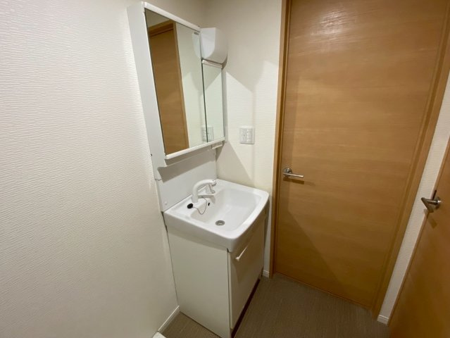 神戸市東灘区岡本７丁目の賃貸マンションの洗面所