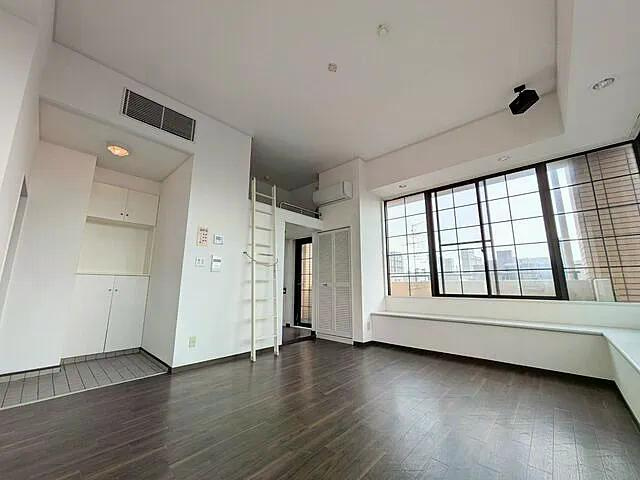 芦屋市伊勢町の賃貸マンションの居間・リビング