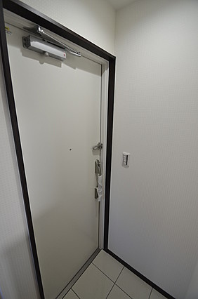 神戸市中央区日暮通１丁目の賃貸マンションの玄関