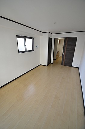 神戸市中央区日暮通１丁目の賃貸マンションの居間・リビング