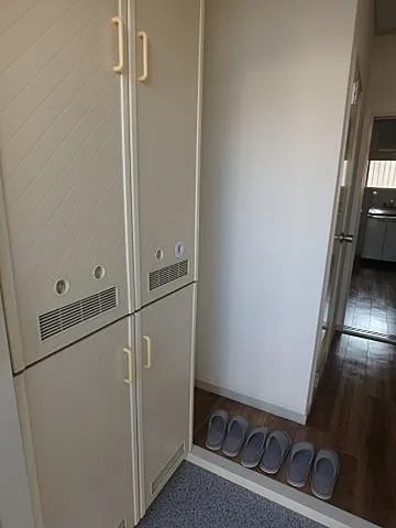 芦屋市松浜町のアパートの玄関