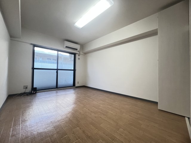 神戸市東灘区本庄町１丁目の賃貸マンションの居間・リビング