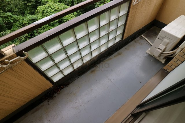 神戸市灘区箕岡通１丁目の賃貸マンションのバルコニー