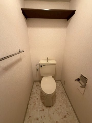 神戸市東灘区魚崎北町１丁目の賃貸マンションのトイレ