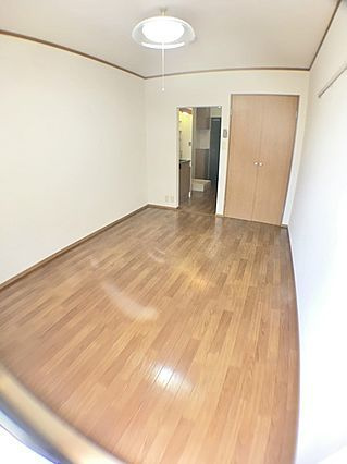 神戸市灘区下河原通４丁目の賃貸マンションの居間・リビング