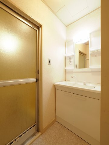 神戸市灘区上野通８丁目の賃貸マンションの洗面所