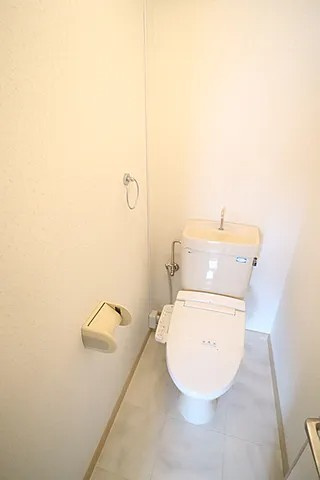 神戸市東灘区西岡本３丁目の賃貸マンションのトイレ