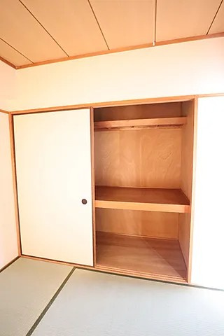神戸市東灘区西岡本３丁目の賃貸マンションの収納