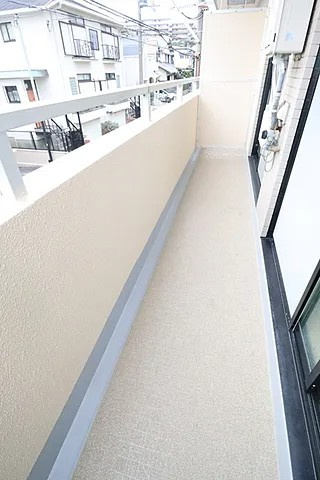 神戸市東灘区西岡本３丁目の賃貸マンションのバルコニー