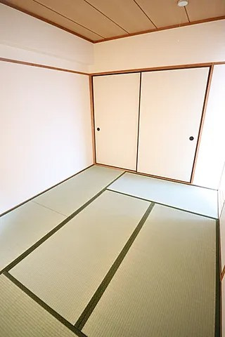 神戸市東灘区西岡本３丁目の賃貸マンションの和室