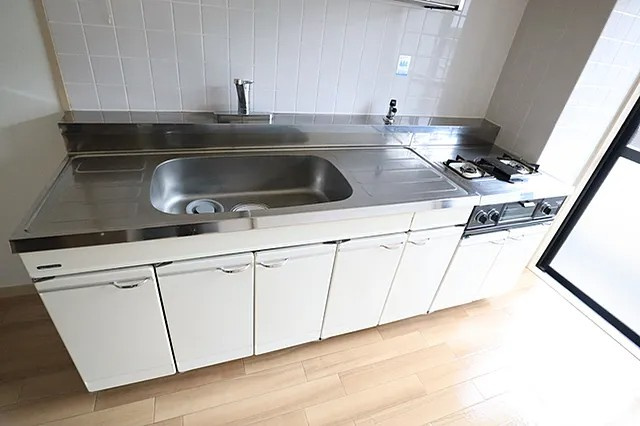 神戸市東灘区西岡本３丁目の賃貸マンションのキッチン