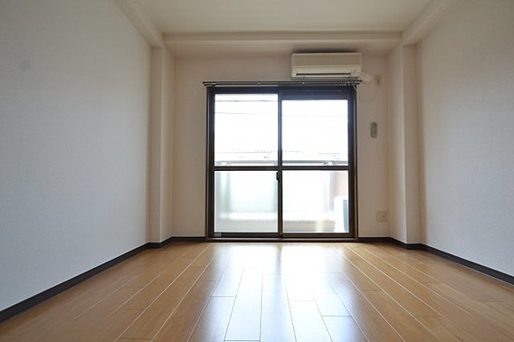 神戸市灘区天城通１丁目の賃貸マンションの洋室