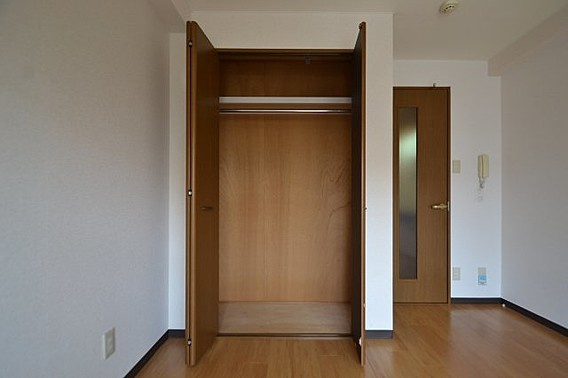 神戸市灘区天城通１丁目の賃貸マンションの収納